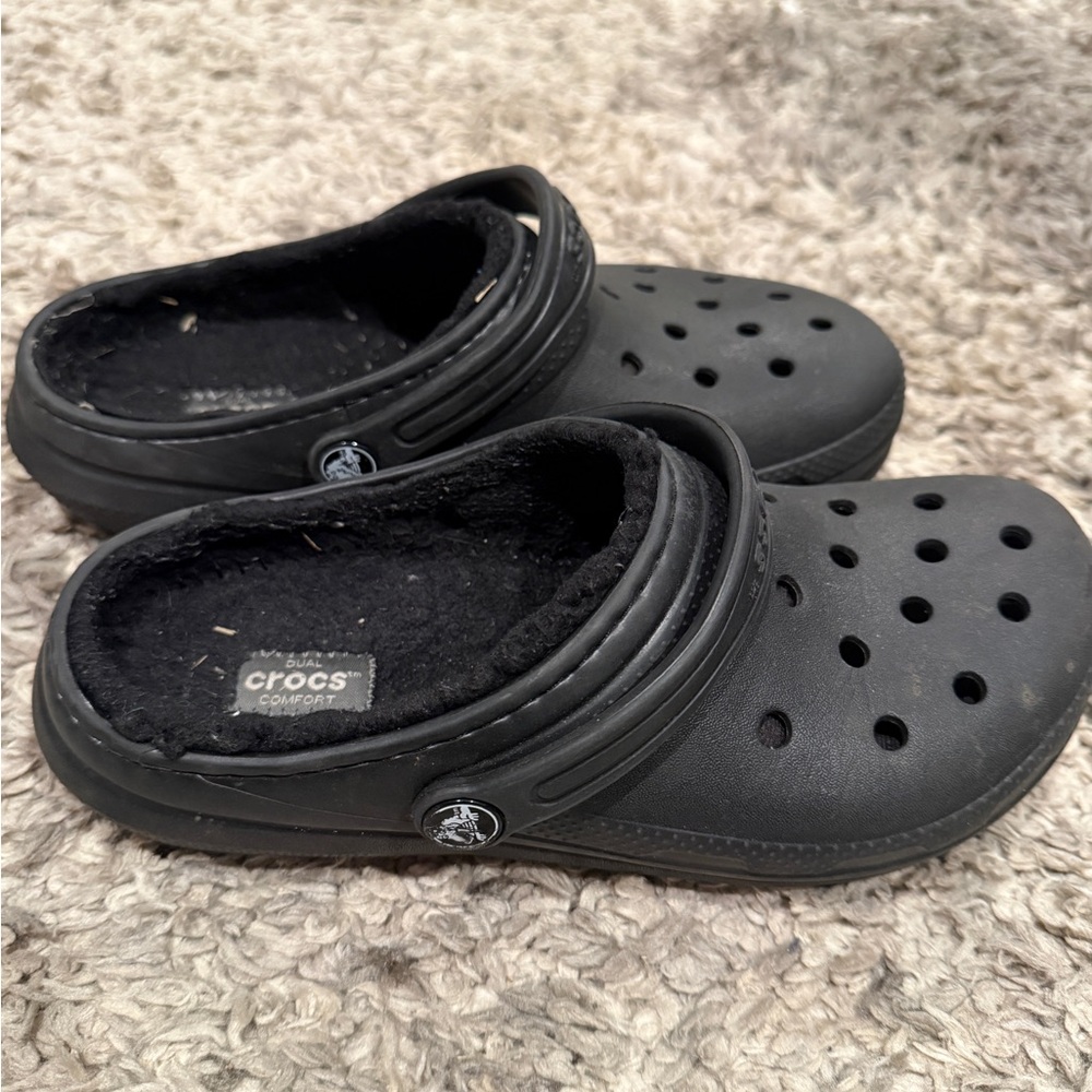 CROCS Kids Black Fleece-Lined Clog